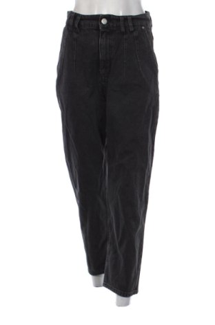 Blugi de femei Pull&Bear, Mărime M, Culoare Negru, Preț 83,99 Lei, #137587306