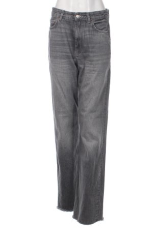 Blugi de femei Zara, Mărime M, Culoare Gri, Preț 62,99 Lei, #137589249