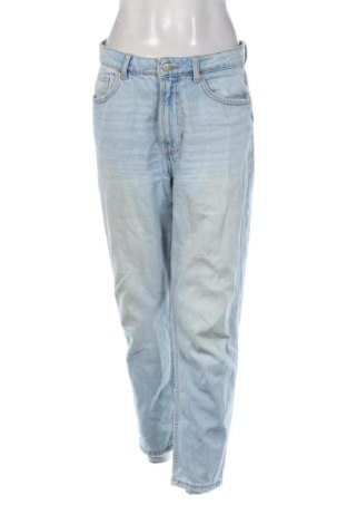 Γυναικείο Τζίν Bershka, Μέγεθος L, Χρώμα Μπλέ, Τιμή 20,00 €, #137595508