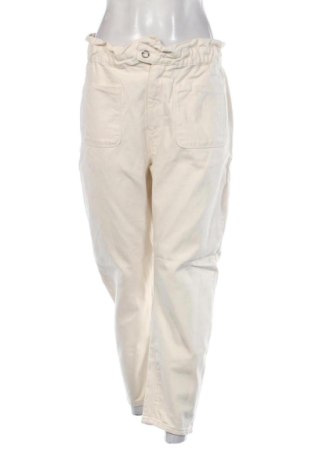 Blugi de femei Zara, Mărime L, Culoare Ecru, Preț 109,11 Lei, #137547703