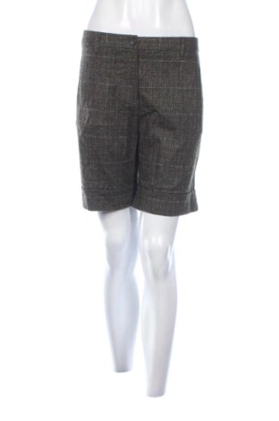 Pantaloni scurți de femei United Colors Of Benetton, Mărime XL, Culoare Multicolor, Preț 50,99 Lei, #137532109