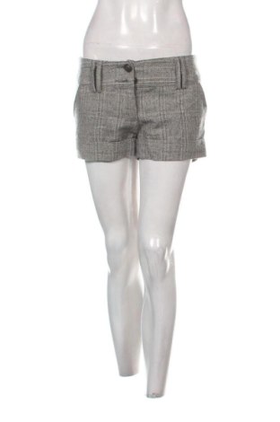 Pantaloni scurți de femei Pimkie, Mărime L, Culoare Gri, Preț 38,99 Lei, #137539937