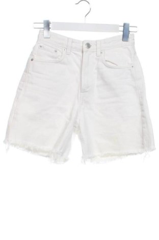 Дамски къс панталон Pull&Bear, Размер XS, Цвят Бял, Цена 13,00 €, #137545142