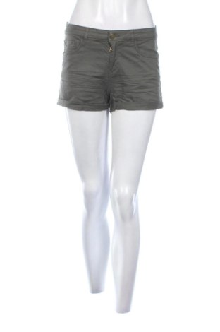 Dámské kraťasy  H&M, Velikost M, Barva Zelená, Cena  319,00 Kč, #137558435