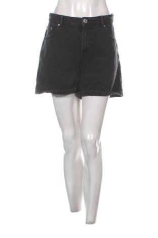 Pantaloni scurți de femei Pull&Bear, Mărime XL, Culoare Negru, Preț 67,99 Lei, #137561570