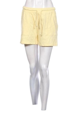 Pantaloni scurți de femei Amisu, Mărime M, Culoare Galben, Preț 45,99 Lei, #137562507