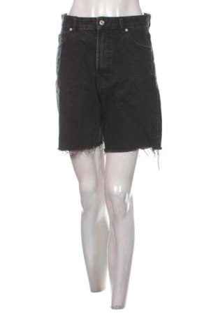 Дамски къс панталон Bershka, Размер M, Цвят Черен, Цена 8,00 €, #137579747