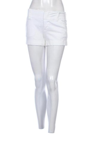 Дамски къс панталон Alice + Olivia, Размер M, Цвят Бял, Цена 52,00 €, #137591721