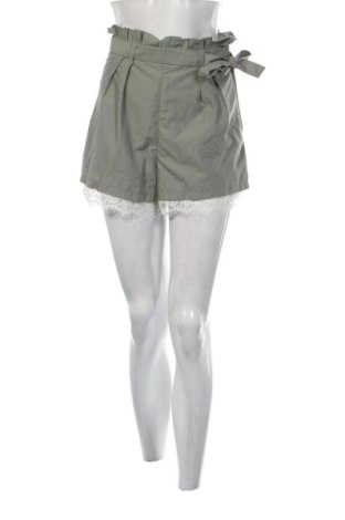 Pantaloni scurți de femei H&M, Mărime S, Culoare Verde, Preț 52,49 Lei, #137595603