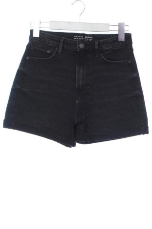 Pantaloni scurți de femei Stradivarius, Mărime XS, Culoare Negru, Preț 70,70 Lei, #137582397