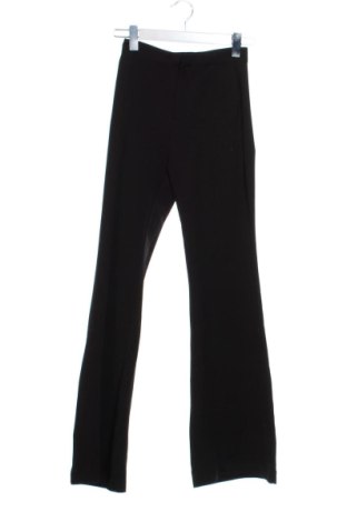 Γυναικείο παντελόνι Pull&Bear, Μέγεθος XS, Χρώμα Μαύρο, Τιμή 10,48 €, #137536883
