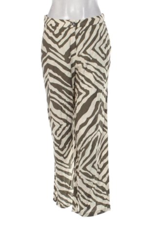 Pantaloni de femei C&A, Mărime M, Culoare Multicolor, Preț 33,99 Lei, #137552625