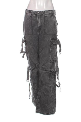 Damenhose Bershka, Größe L, Farbe Grau, Preis 8,57 €, #137573718