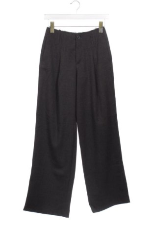 Pantaloni de femei Bershka, Mărime XXS, Culoare Gri, Preț 78,00 Lei, #137563191