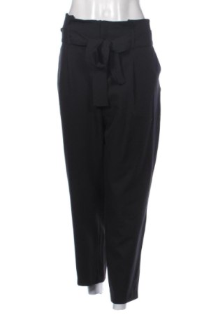 Pantaloni de femei LC Waikiki, Mărime XXL, Culoare Negru, Preț 103,00 Lei, #137563914