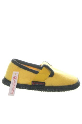 Papuci de casă Giesswein, Mărime 32, Culoare Galben, Preț 199,46 Lei, #137539102