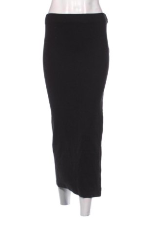 Пола Bershka, Размер S, Цвят Черен, Цена 11,00 €, #137542271