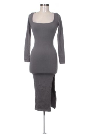 Rochie Stradivarius, Mărime XS, Culoare Gri, Preț 100,99 Lei, #137583244