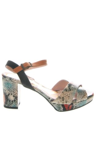 Sandale Cuple, Mărime 38, Culoare Multicolor, Preț 456,03 Lei, #137546192