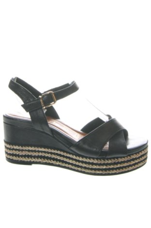 Сандали Tamaris, Размер 37, Цвят Черен, Цена 75,29 €, #137533059