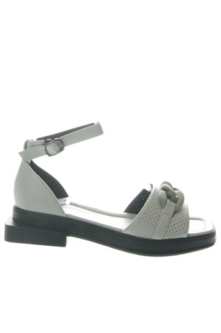 Sandalen Tendenz, Größe 39, Farbe Grün, Preis € 29,00, #137584192