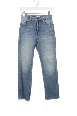 Blugi de femei Bershka, Mărime XS, Culoare Albastru, Preț 95,99 Lei, #128696535