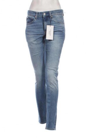 Дамски дънки Calvin Klein Jeans, Размер L, Цвят Син, Цена 94,58 €, #133047050