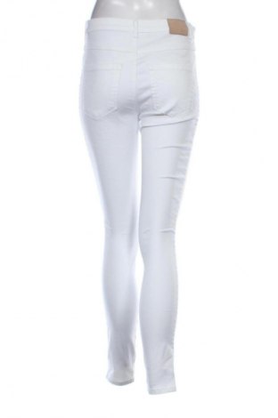 Dámske džínsy  ONLY, Veľkosť M, Farba Biela, Cena  5,95 €