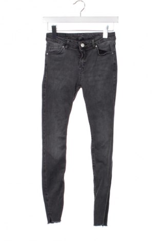 Damskie jeansy Review, Rozmiar S, Kolor Szary, Cena 22,47 zł