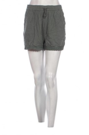 Дамски къс панталон About You, Размер M, Цвят Зелен, Цена 4,09 €