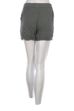 Дамски къс панталон About You, Размер M, Цвят Зелен, Цена 4,09 €