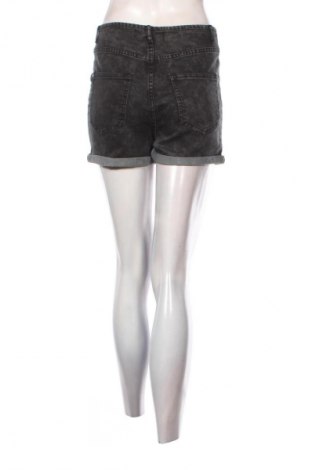 Дамски къс панталон Fb Sister, Размер M, Цвят Черен, Цена 4,86 €