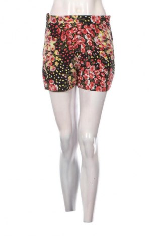 Női rövidnadrág Glamorous, Méret M, Szín Sokszínű, Ár 1 339 Ft