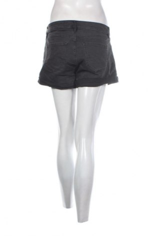 Dámské kraťasy  H&M, Velikost M, Barva Šedá, Cena  99,00 Kč