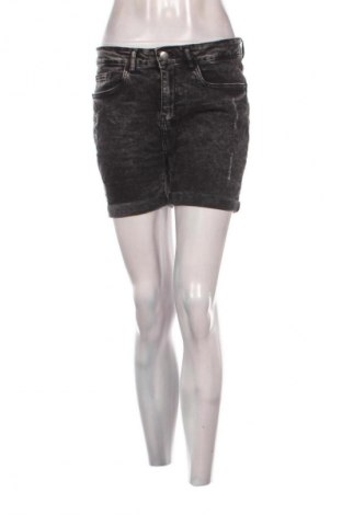 Női rövidnadrág Janina, Méret S, Szín Fekete, Ár 1 399 Ft