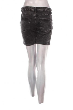 Női rövidnadrág Janina, Méret S, Szín Fekete, Ár 1 399 Ft