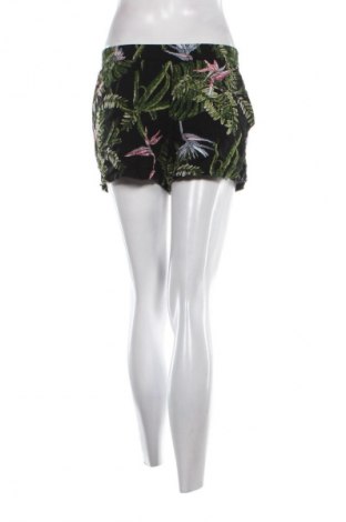 Дамски къс панталон ONLY, Размер M, Цвят Многоцветен, Цена 3,06 €