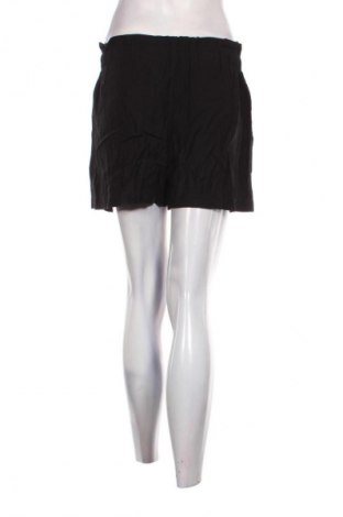 Дамски къс панталон Pull&Bear, Размер M, Цвят Черен, Цена 2,55 €