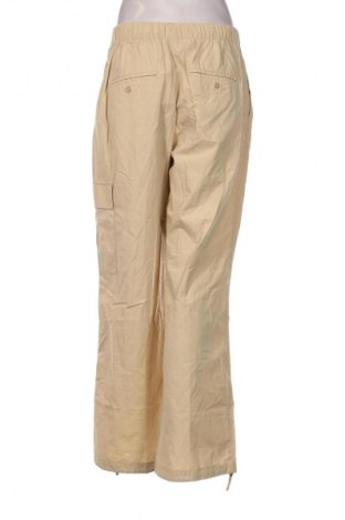 Pantaloni de femei Calvin Klein Jeans, Mărime M, Culoare Bej, Preț 116,99 Lei