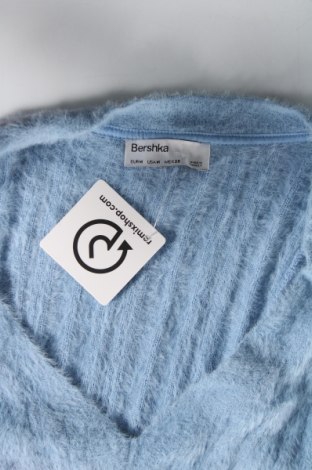 Dámský svetr Bershka, Velikost M, Barva Modrá, Cena  59,00 Kč