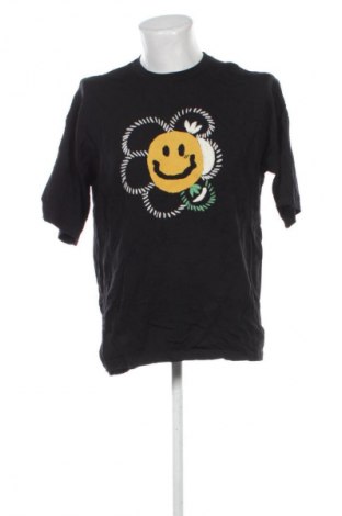Ανδρικό t-shirt Urban Revivo, Μέγεθος XL, Χρώμα Μαύρο, Τιμή 14,99 €, #133178041