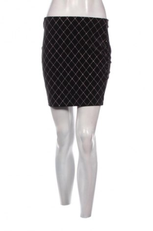 Spódnica Amisu, Rozmiar S, Kolor Czarny, Cena 29,47 zł