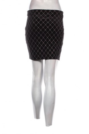 Spódnica Amisu, Rozmiar S, Kolor Czarny, Cena 29,47 zł