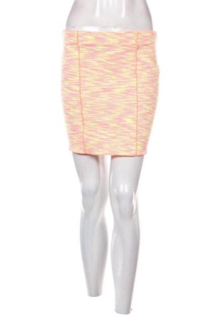 Пола Bershka, Размер M, Цвят Многоцветен, Цена 2,04 €