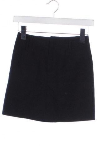 Пола Bershka, Размер XS, Цвят Черен, Цена 9,71 €