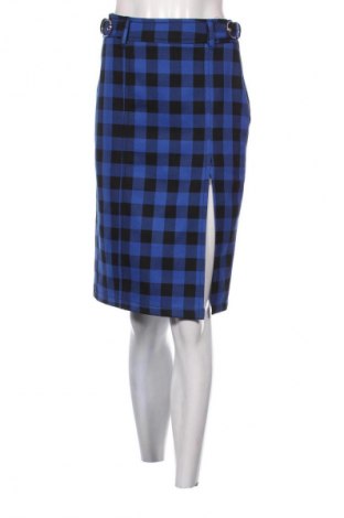 Пола Bershka, Размер S, Цвят Многоцветен, Цена 3,06 €