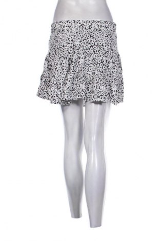 Пола Bershka, Размер S, Цвят Многоцветен, Цена 3,57 €