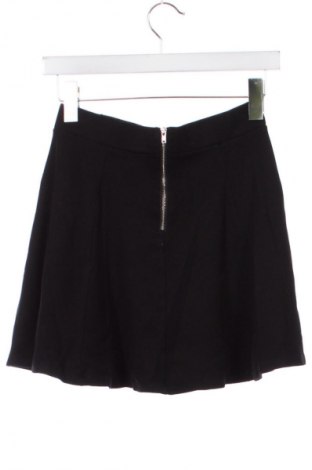 Пола H&M Divided, Размер XS, Цвят Черен, Цена 2,55 €