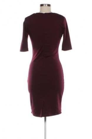 Šaty  Essentials, Velikost S, Barva Červená, Cena  279,00 Kč