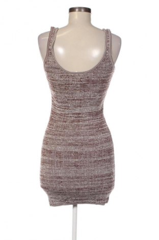 Ruha FIRST, Méret M, Szín Sokszínű, Ár 8 779 Ft